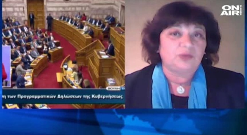 Катя Пеева: Ципрас притиска Европа с бежанската криза