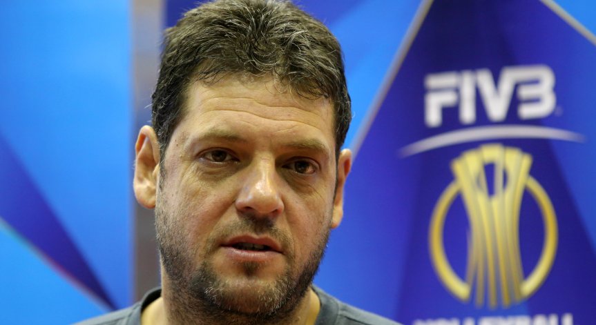 Феновете избраха Пламен Константинов за най-добър треньор в руския волейбол