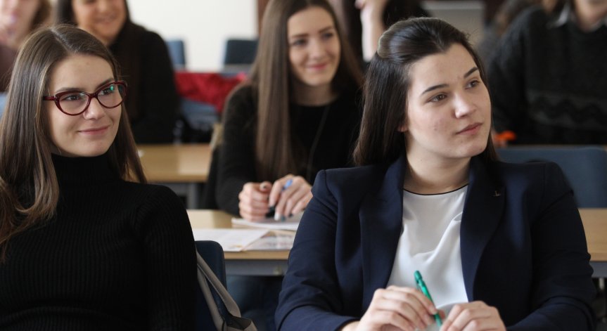 Урок за криптовалутите и блокчейн технологията събра десетки ученици във ВУЗФ