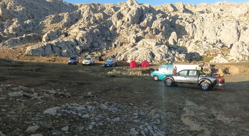 Успешно изваждат пещерняк, получил стомашно-чревно кървене на дълбочина 1040 метра в Турция