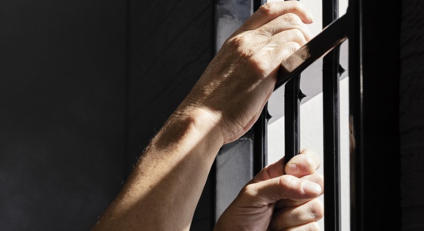 Доживотен затвор за българка и любовника ѝ полицай след убийството на мъжа ѝ в Гърция