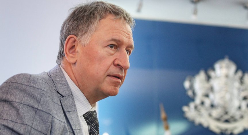 Министър Кацаров с нова заповед за пристигащите в България чужди граждани