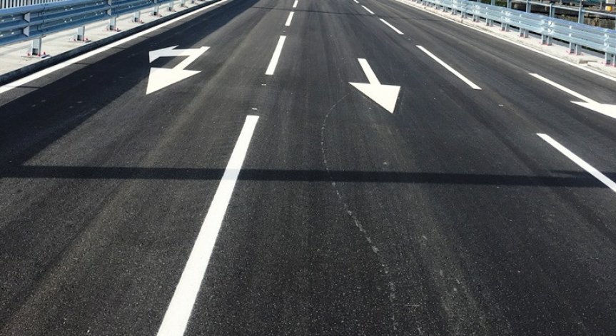 Аспаруховият мост остана на тъмно, задигнаха захранващ кабел