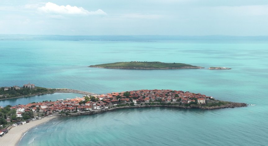 Времето в събота, 13 юни: Дъждът спира, вълнението на морето е 2-3 бала