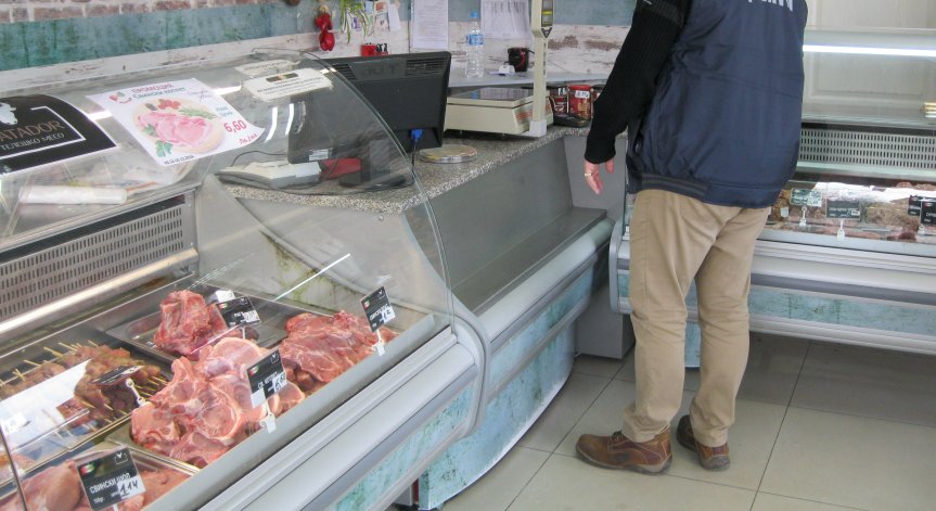 Ръст на сигналите за заразено със салмонела полско пилешко месо 