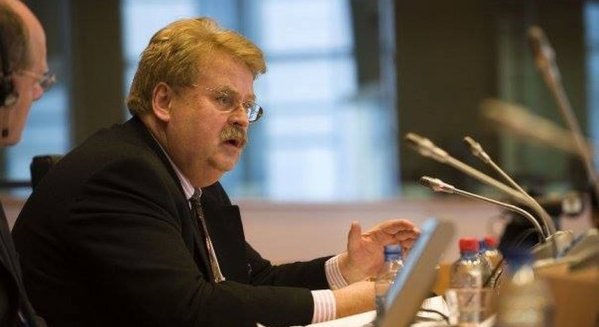 Елмар Брок: Не може да се говори за намаляване на дълга на Гърция