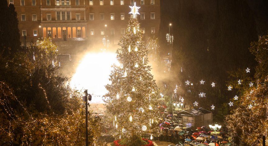 В Гърция за Коледа? Празничната екскурзия виси на косъм