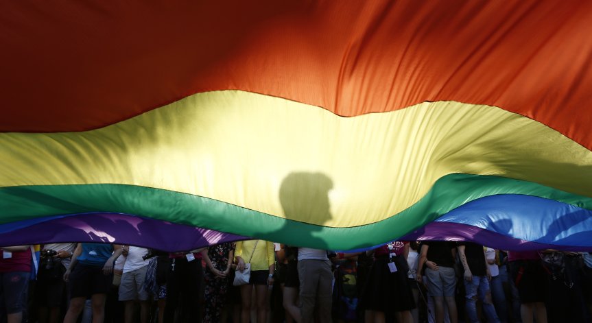 Първият гей брак в Гърция е факт, премиерът Мицотакис честити по телефона