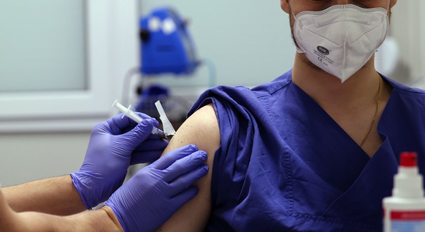 Германия: Идват тежки седмици с недостиг на ваксини