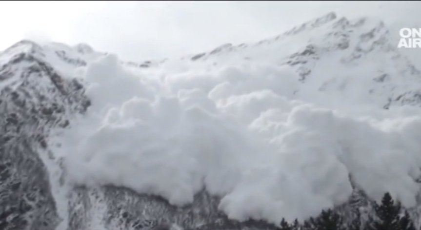 Лавина уби 25-годишно момиче в Пирин