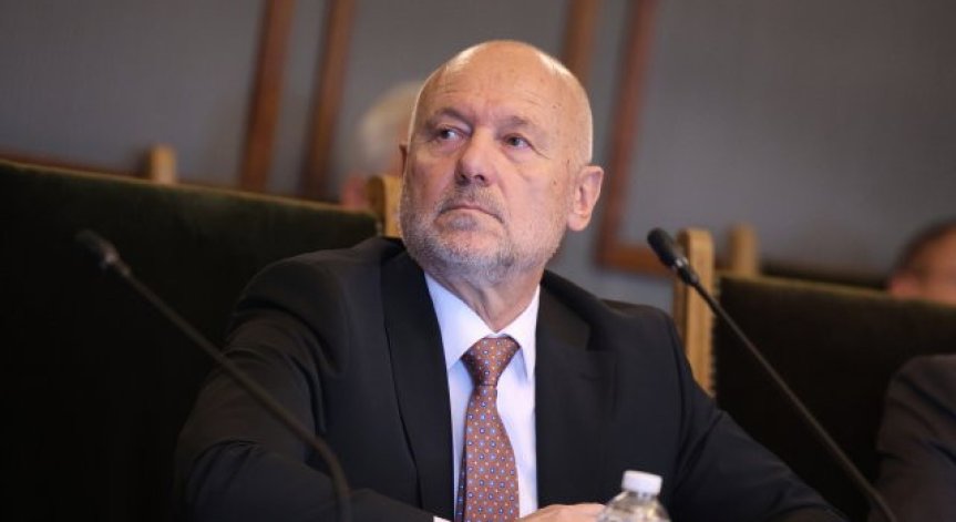 Опозицията поиска оставката на Тагарев заради ракетите за Украйна