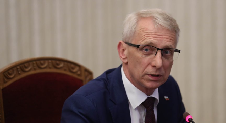 Ако ще развиваме образованието, това няма да стане с репресии, каза Денков.