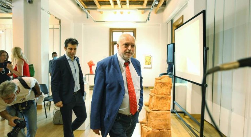 Минеков с остра позиция за пожара в 