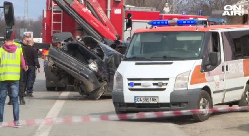 Двама загинаха при тежка катастрофа на Околовръстното в София