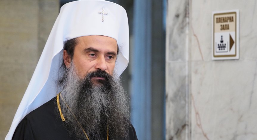 Инициативата е насочена към социално уязвими младежи от семейства с подчертана русофилска и националистическа ориентация.