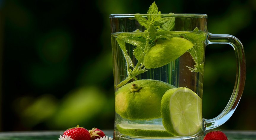 Ако сте прекалили с хапването и пийването - 5 детокс напитки за рестарт на метаболизма