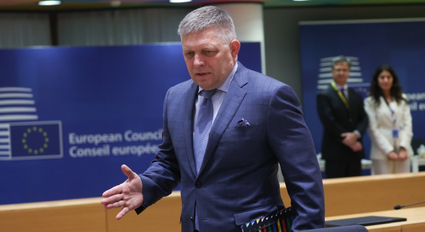Роберт Фицо е опериран повторно, състоянието му е критично
