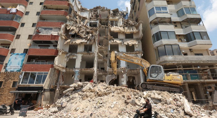 Най-малко една жертва след интензивни удари на Израел по Ливан