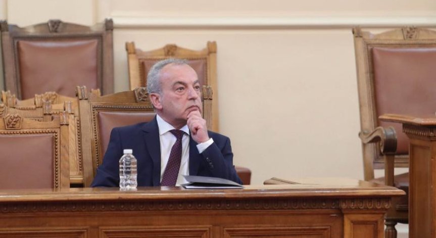 Гълъб Донев: Българските граждани все повече губят доверие към институциите