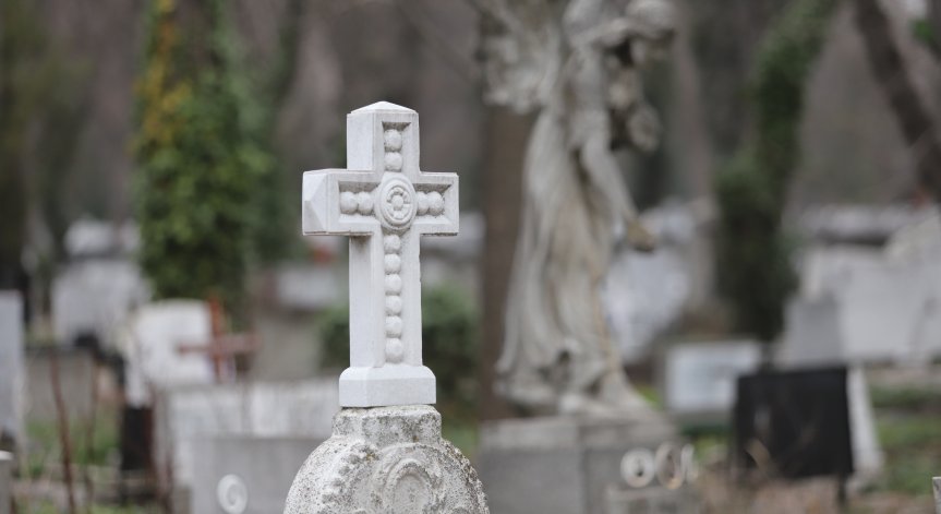 Повечето цени скачат двойно.