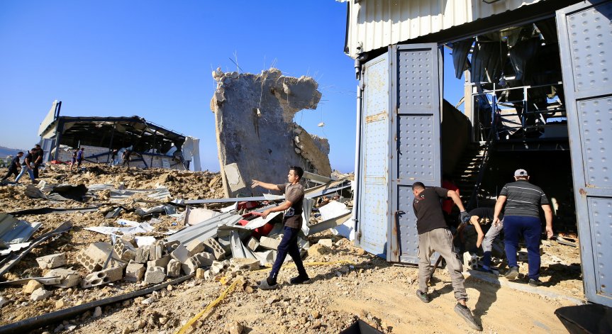 Няколко удара са нанесени и по Ал-Хауш, близо до южноливанския град Тир.