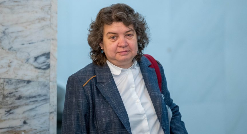 Увеличаването на броя на парламентарните групи прави работата на НС трудна.