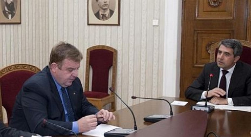 С военните се правят много експерименти, предупреждава ВМРО