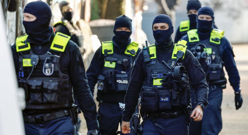 Полицията в Солинген задържа мъж за палежа, при който загина българско семейство