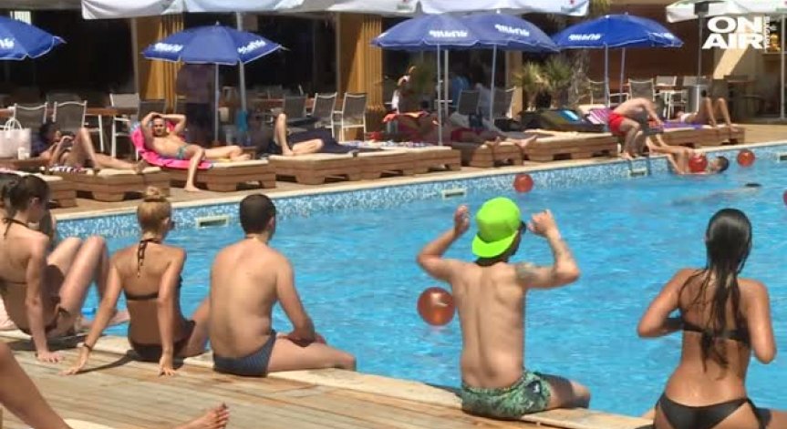 Колко ни струва един ден прохлада в столичен басейн?