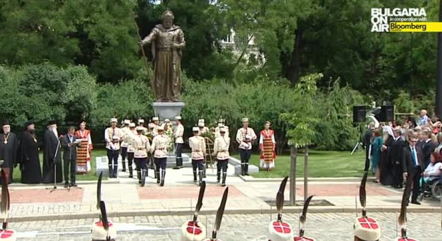 Откриха паметника на цар Самуил
