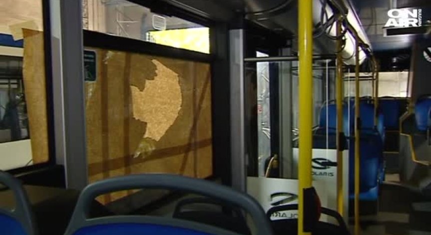 Вандалски акт във Варна: Стреляха по два автобуса на градския транспорт