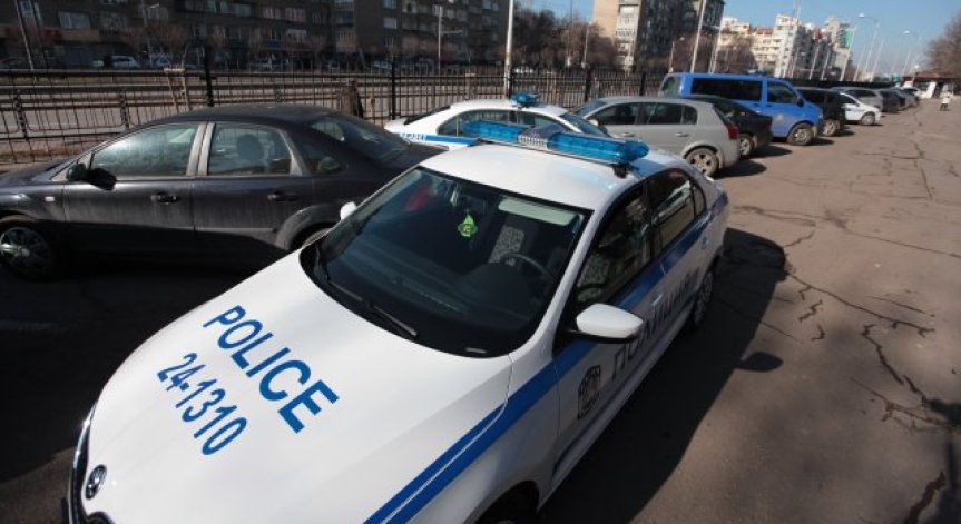 Баща и син пребиха жестоко свой съселянин, арестуваха ги