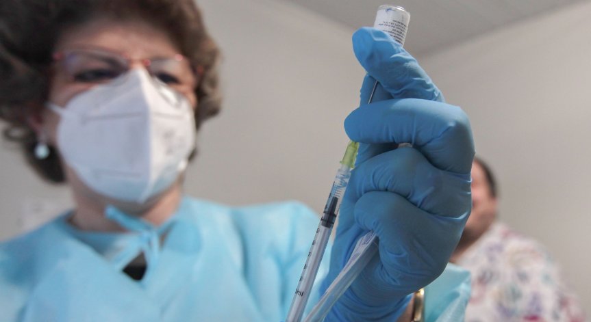 Експерти: И ваксинираните може да разпространяват коронавируса