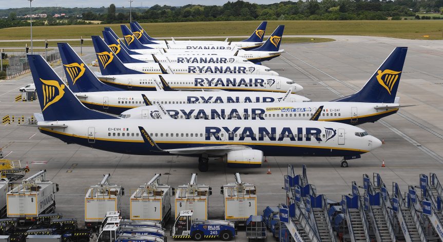 Ryanair съкращава 40% от полетите си през зимата