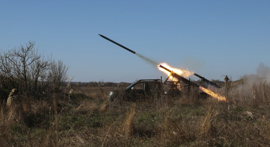 6 убити и 11 ранени при украински обстрел в контролирания град Донецк