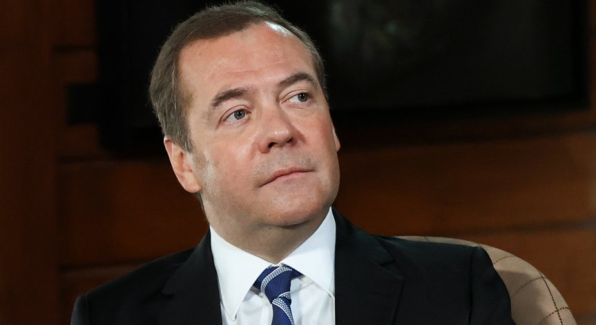 Медведев: Войната е свещена битка със Сатаната, Москва ще изпрати враговете си във 