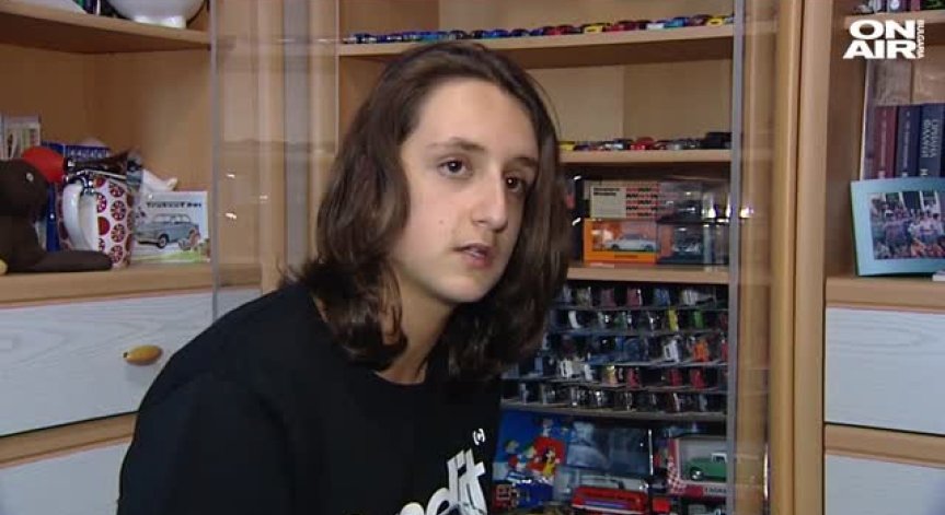 Осмокласник с голямо сърце дарява косата си на онкоболни