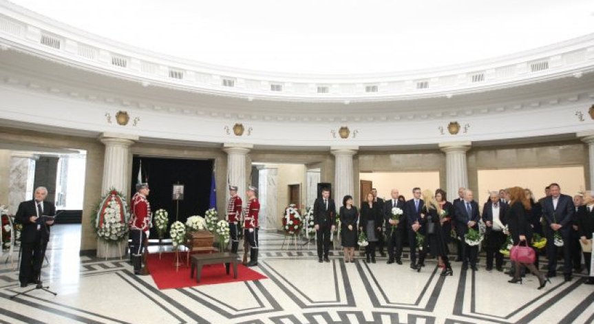 Прощаваме се с акад. Благовест Сендов