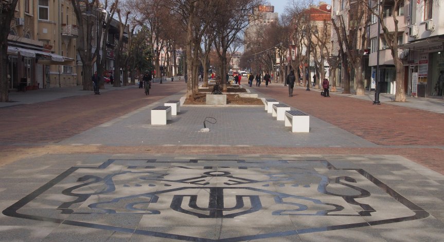 40-годишен открадна скулптура от центъра на Варна