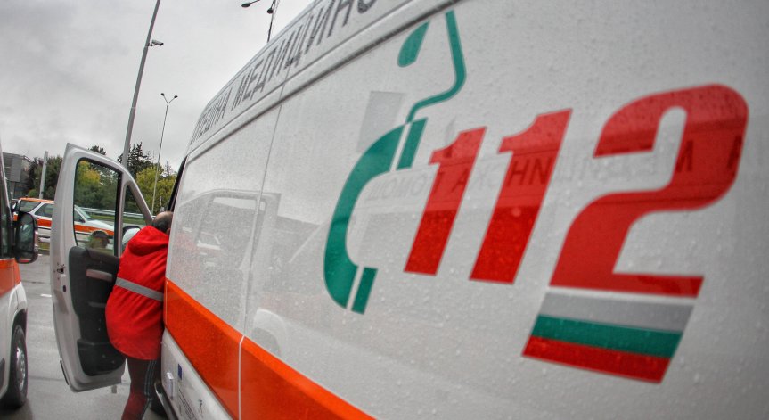 31-годишният мъж е настанен в болница.