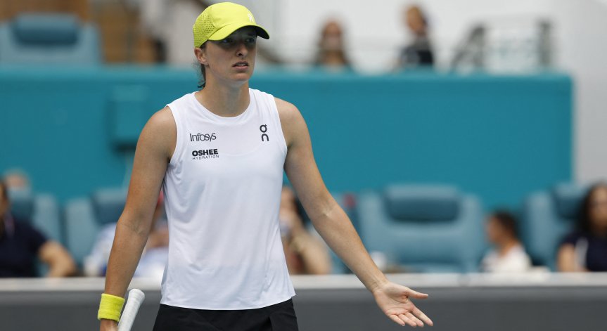 Швьонтек имаше проблеми извън корта заради словесни заплахи от зрител.