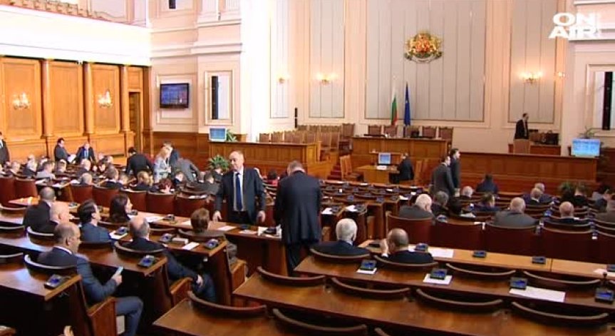 Правната комисия разглежда президентското вето върху Изборния кодекс
