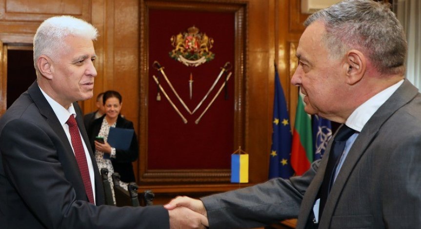 България дава 350 медицински пакета на украинската армия