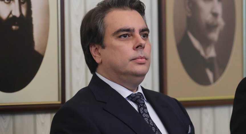 Василев: МС нарушава Конституцията, трябва да внесе проект за Бюджет 2023 г.