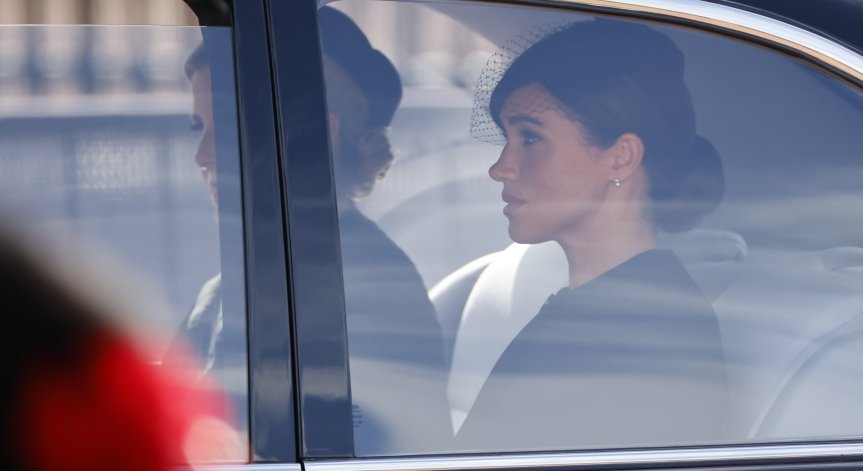 Крал Чарлз III не искал Меган Маркъл да идва с принц Хари в Балморал