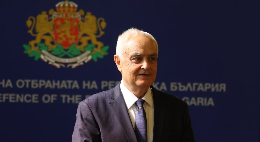 Атанас Запрянов посреща министъра на отбраната на Великобритания