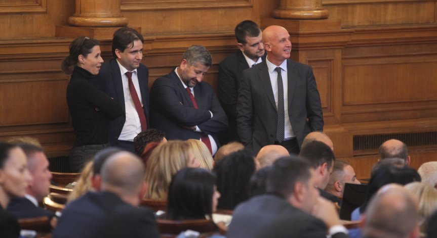 Безнадеждна ситуация: Депутатите пак не избраха председател на НС