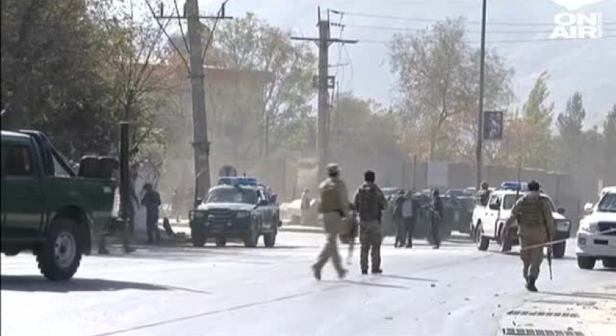 Кола бомба избухна в гъстонаселен район в Кабул