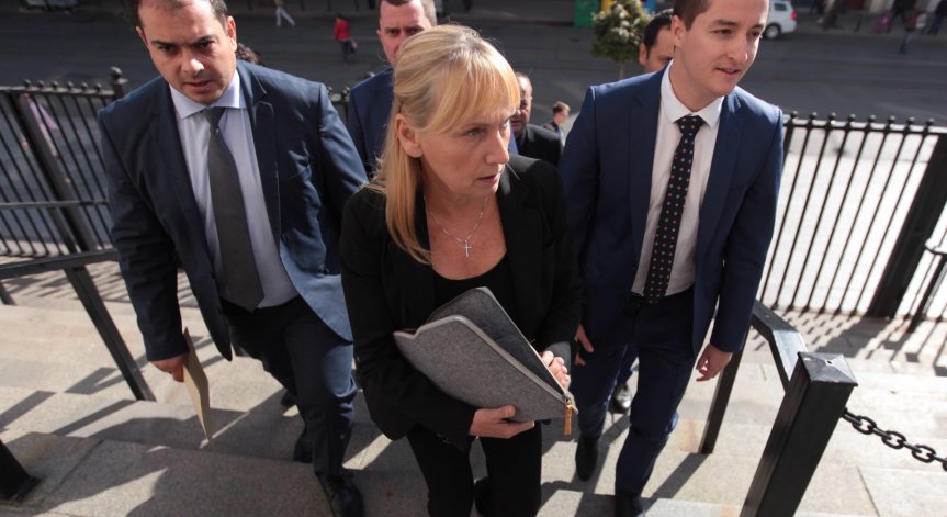 Повдигнаха обвинение на Елена Йончева за пране на пари