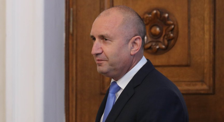 Радев приема на консултации за съставяне на кабинет ИТН и 